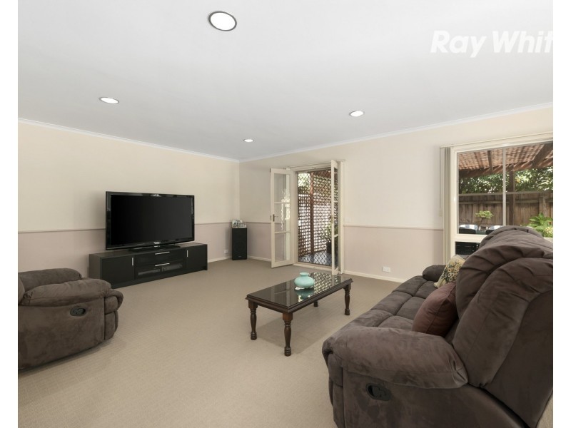 6 Holland Avenue, Dingley Village VIC 3172