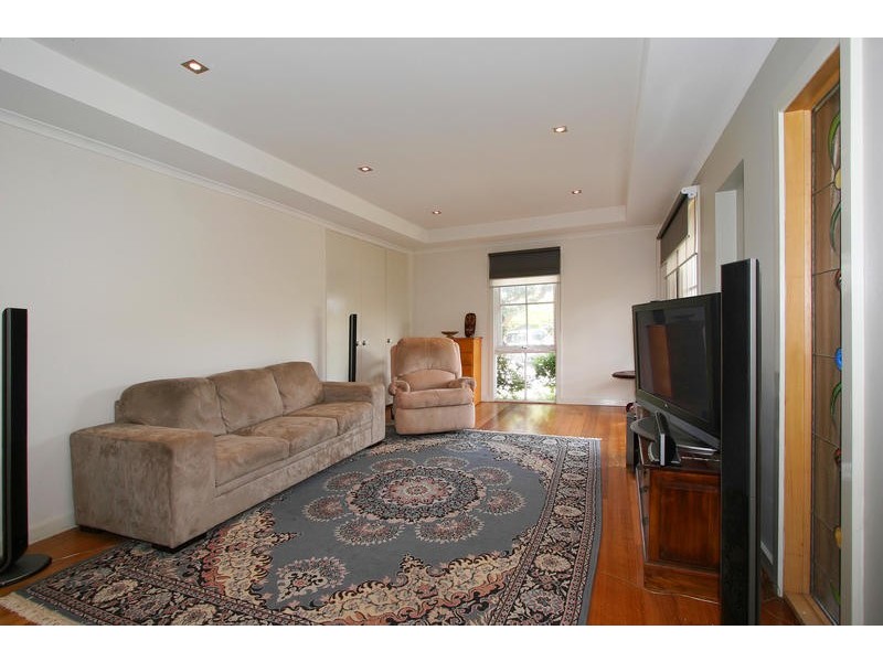 99 Beatrice Street, Cheltenham VIC 3192