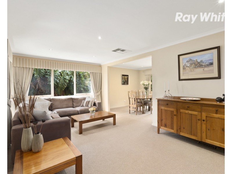 5 Golfwood Close, Dingley Village VIC 3172