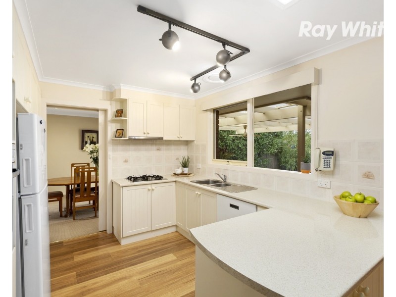 5 Golfwood Close, Dingley Village VIC 3172