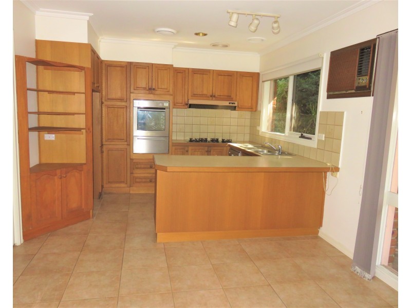 4/2-4 Greenview Close, Dingley Village VIC 3172