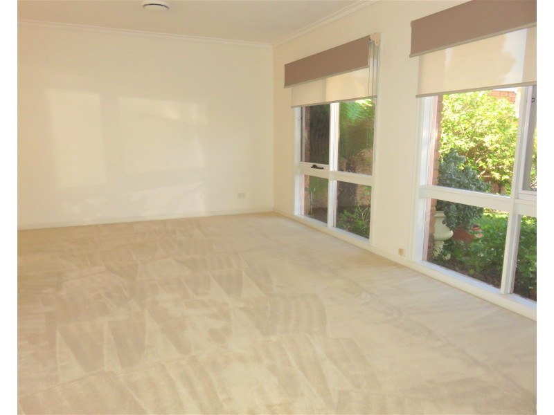 4/2-4 Greenview Close, Dingley Village VIC 3172