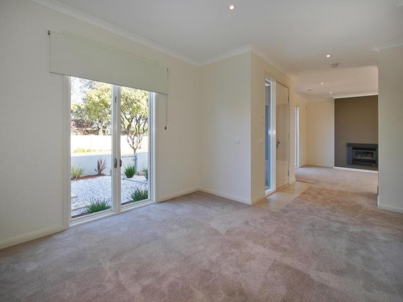 1/29 Forest Park Road, Dingley Village VIC 3172