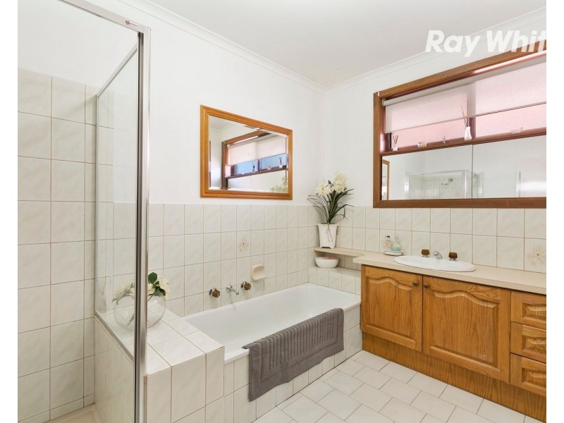 11 Casey Close, Springvale South VIC 3172