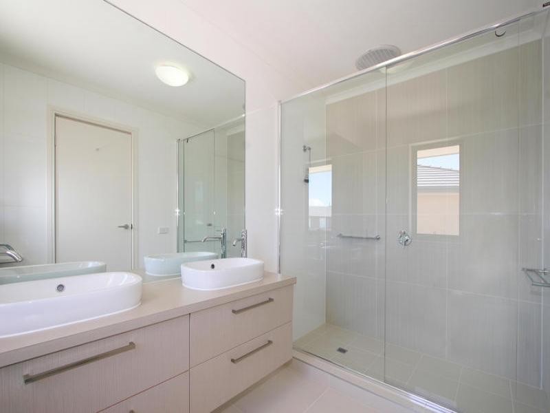 5 Chopard Avenue, Waterways VIC 3195