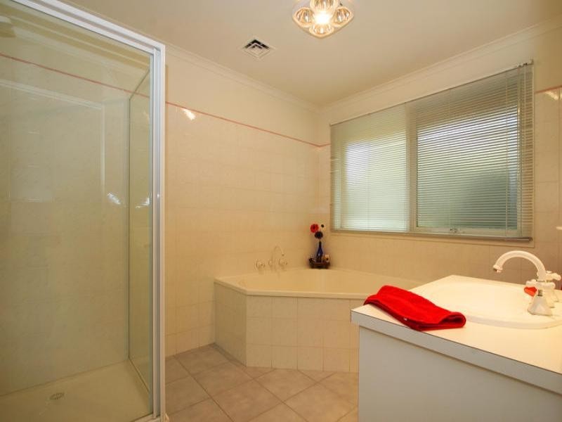 9 Lumeah Court, Dingley Village VIC 3172