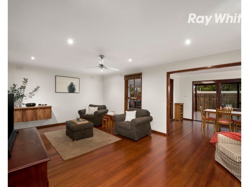 11 Seaton Drive, Dingley Village VIC 3172