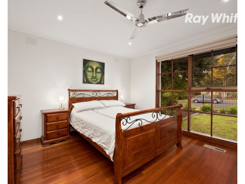 11 Seaton Drive, Dingley Village VIC 3172