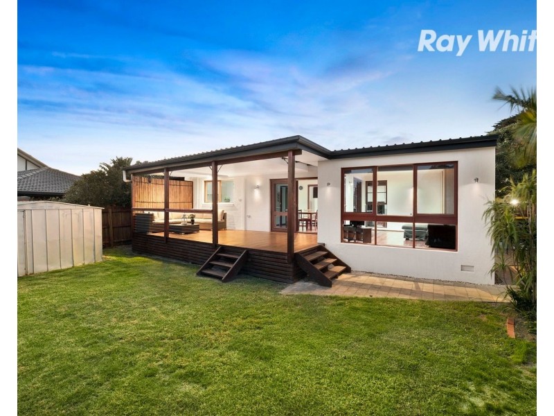 11 Seaton Drive, Dingley Village VIC 3172