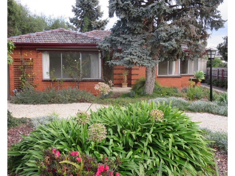 2 Connell Close, Dingley Village VIC 3172