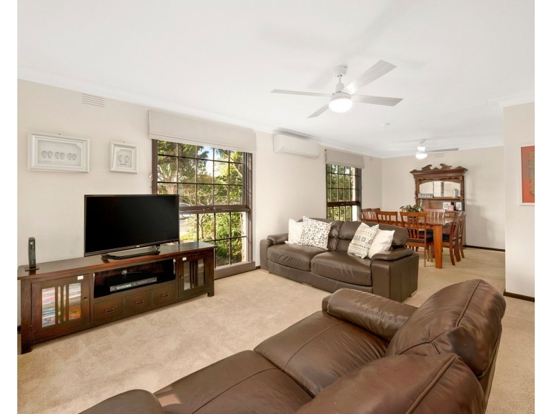 8 Jannali Drive, Dingley Village VIC 3172