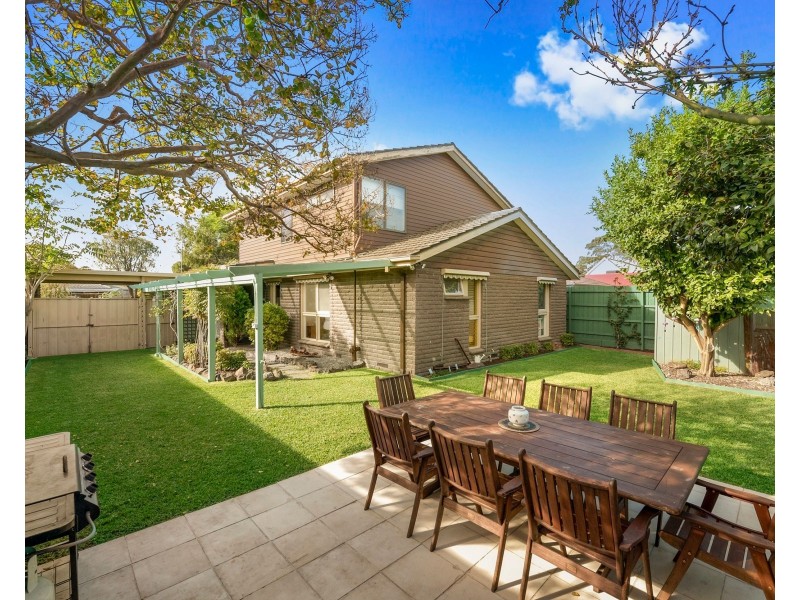 8 Jannali Drive, Dingley Village VIC 3172