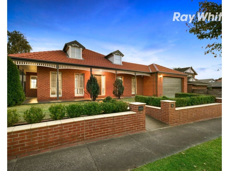 10 Aisha Crescent, Dingley Village VIC 3172