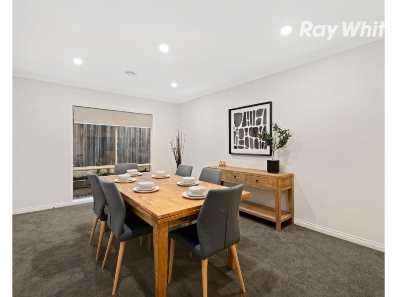 10 Aisha Crescent, Dingley Village VIC 3172