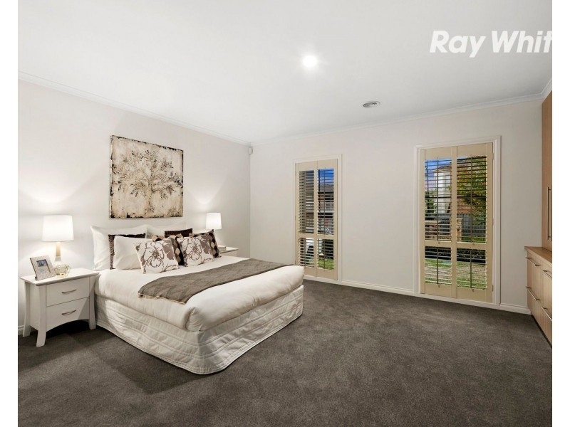 10 Aisha Crescent, Dingley Village VIC 3172