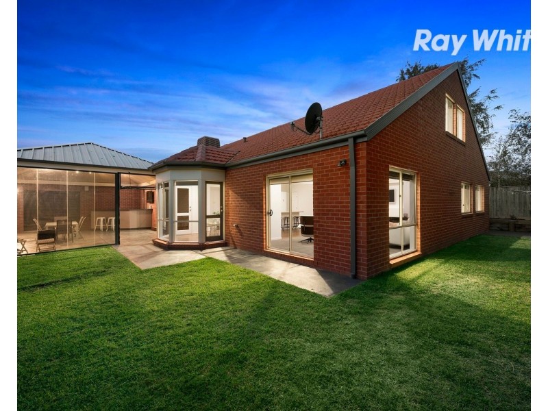 10 Aisha Crescent, Dingley Village VIC 3172