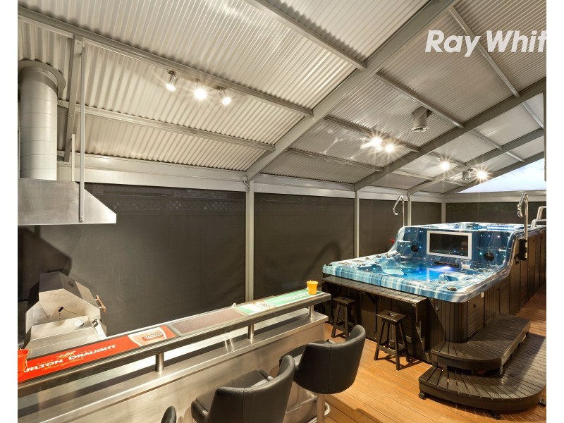 12 Higgins Close, Dingley Village VIC 3172