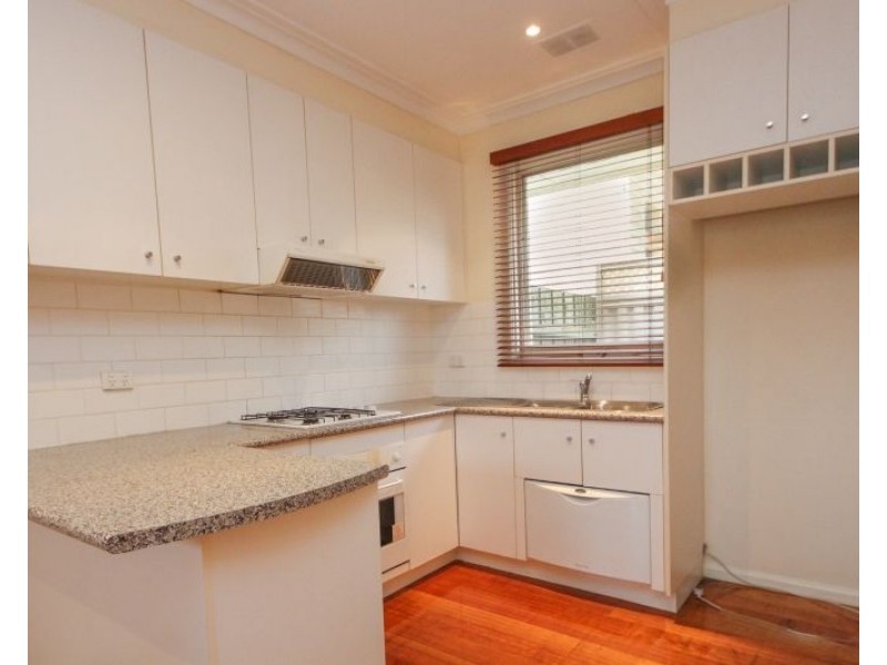 3/6 Neville Street, Mentone VIC 3194