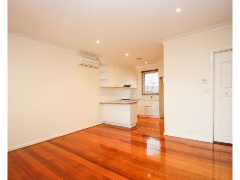 3/6 Neville Street, Mentone VIC 3194