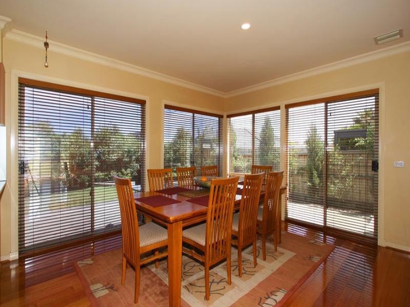 7 Donna Close, Dingley Village VIC 3172