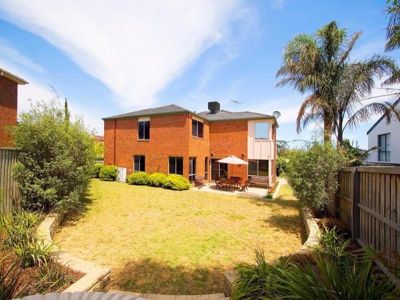 7 Donna Close, Dingley Village VIC 3172