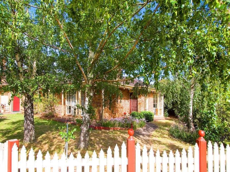 2 Emma Place, Dingley Village VIC 3172