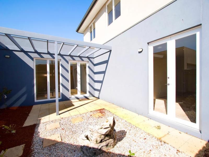 1/29 Forest Park Road, Dingley Village VIC 3172