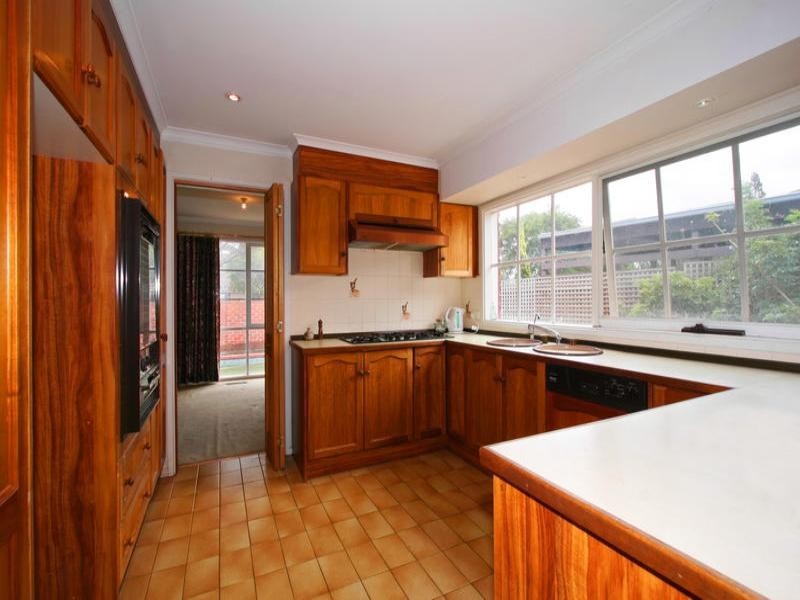 7 Holland Avenue, Dingley Village VIC 3172