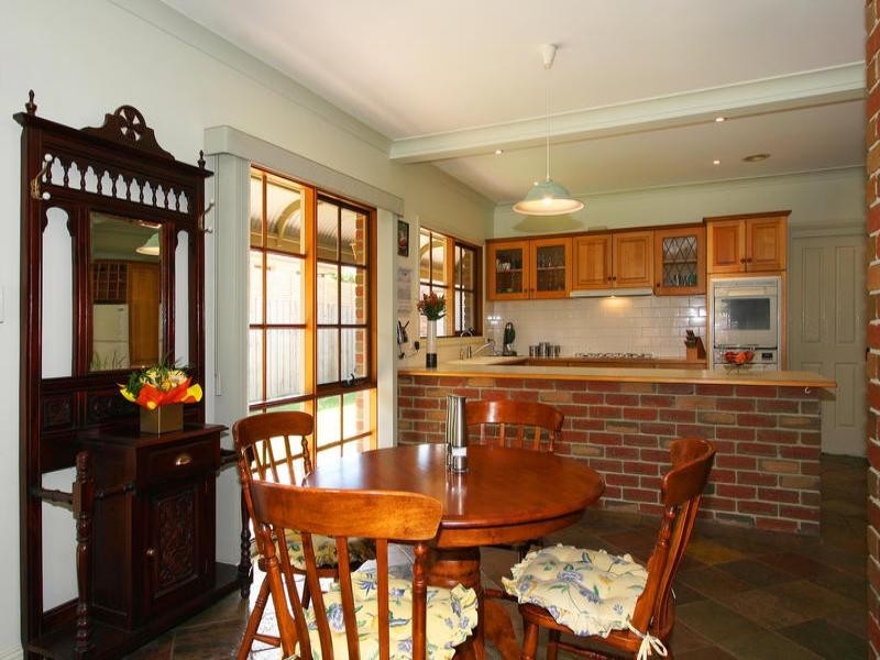 32 Higgins Close, Dingley Village VIC 3172