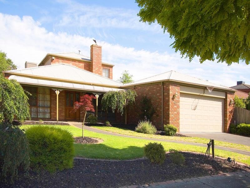 32 Higgins Close, Dingley Village VIC 3172