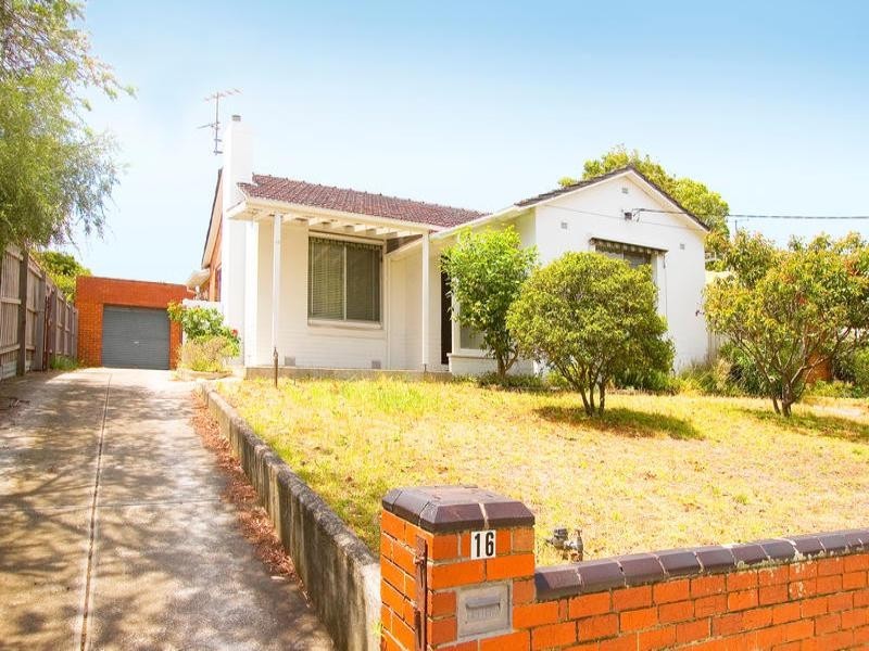 16 Swyer Street, Hampton VIC 3188