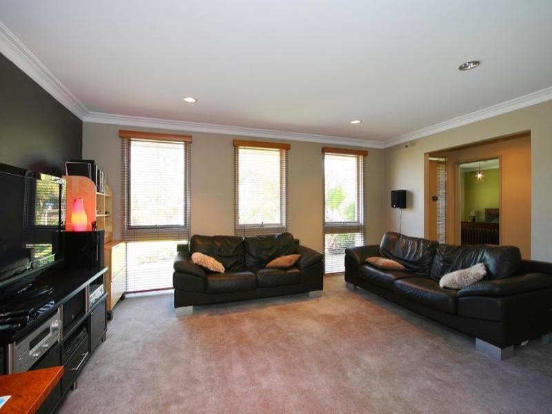 31 Rhoda Street, Dingley Village VIC 3172