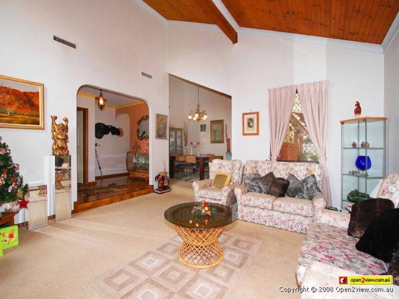 6 McArdle Street, Dingley Village VIC 3172