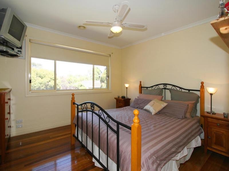 8 Seaton Drive, Dingley Village VIC 3172