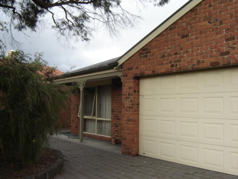 1 Newbridge Close, Dingley Village VIC 3172