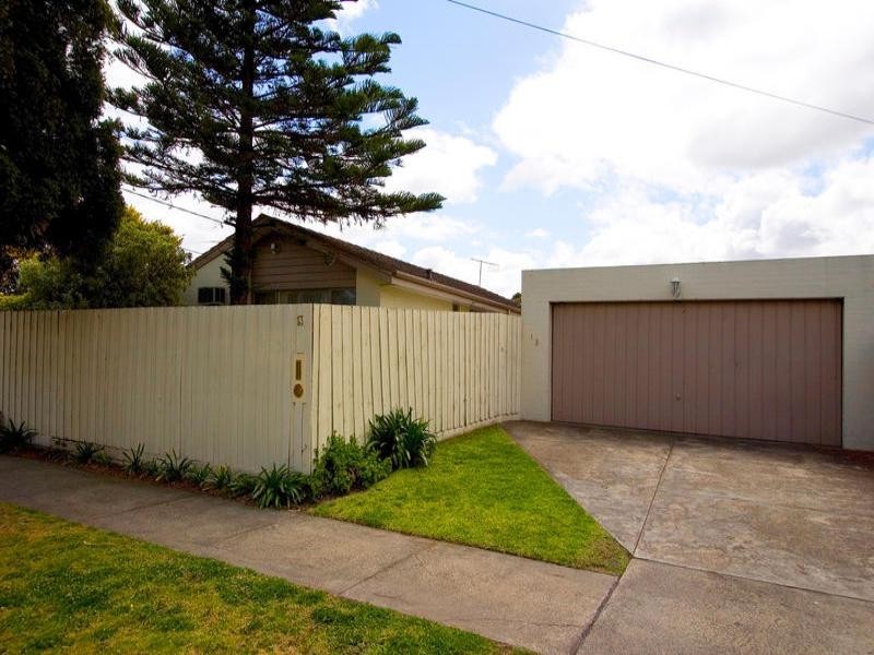 13 Clarence Avenue, Keysborough VIC 3173