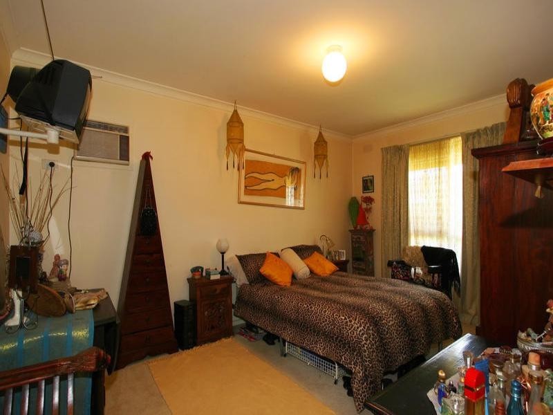 13 Clarence Avenue, Keysborough VIC 3173