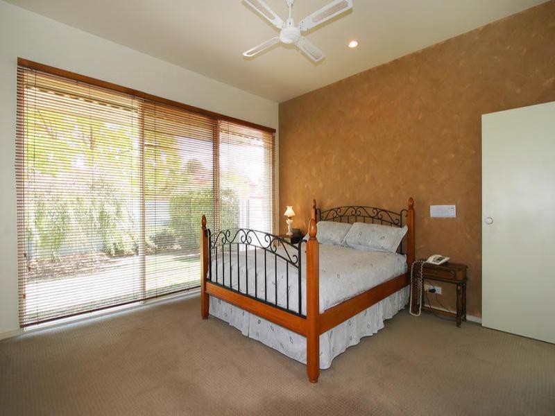 19 Higgins Close, Dingley Village VIC 3172