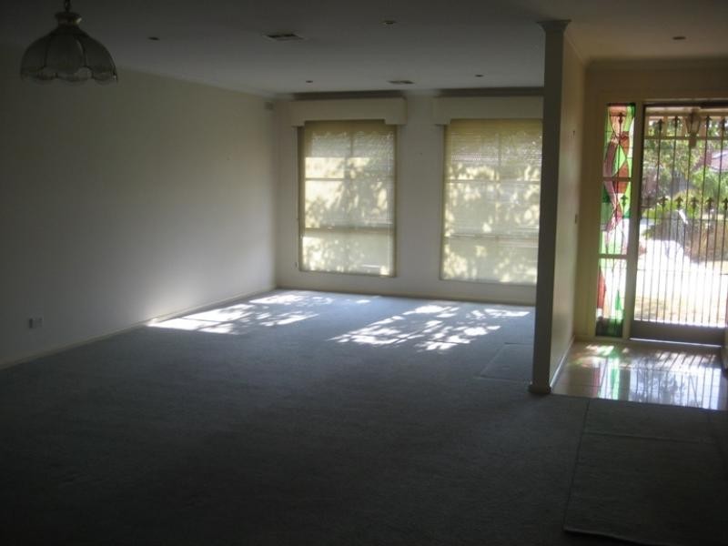 6 Rips Court, Dingley Village VIC 3172