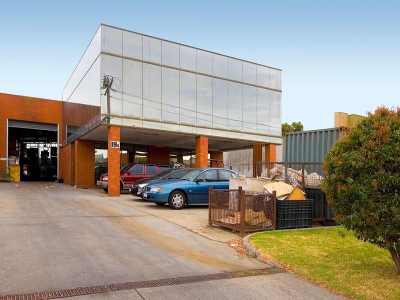 19 Hinkler Road, Mordialloc VIC 3195