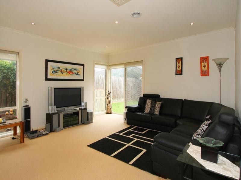 35 Wheatland Crescent, Dingley Village VIC 3172