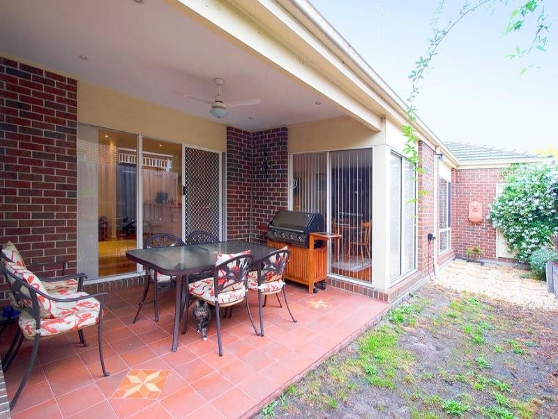 35 Wheatland Crescent, Dingley Village VIC 3172