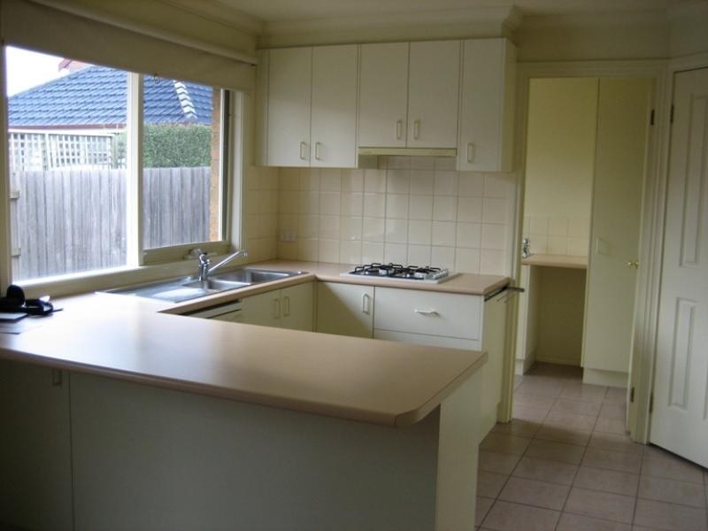 4 Holmwood Break, Dingley Village VIC 3172