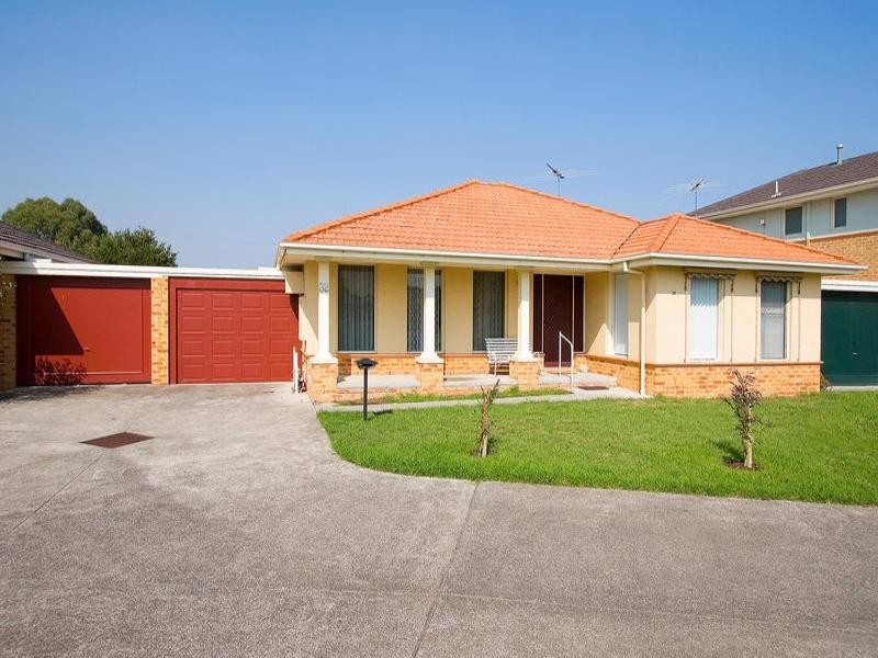 32 Albert Place, Dingley Village VIC 3172