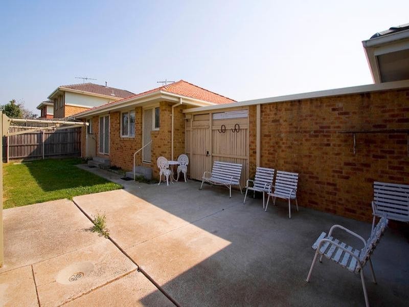 32 Albert Place, Dingley Village VIC 3172
