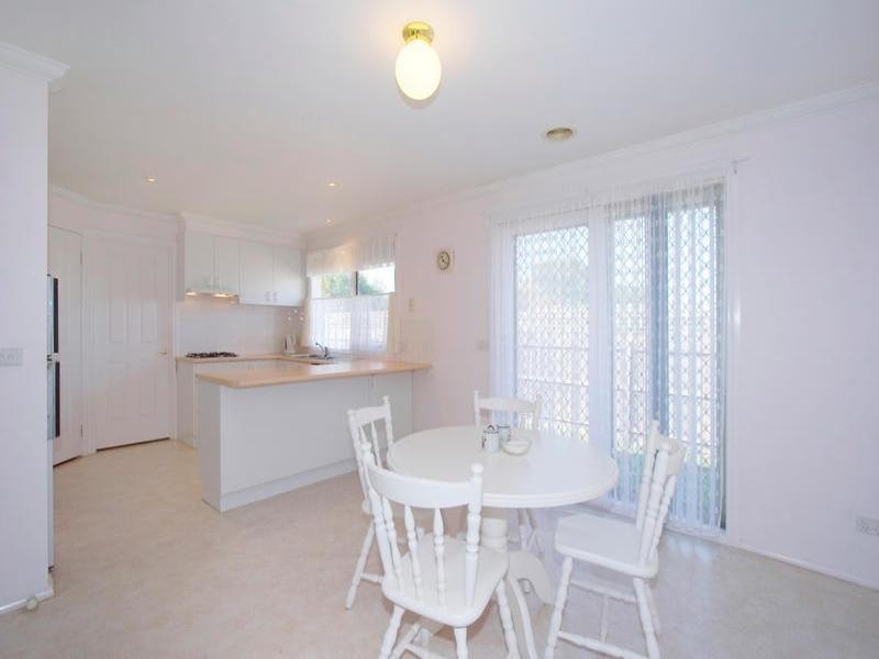 32 Albert Place, Dingley Village VIC 3172