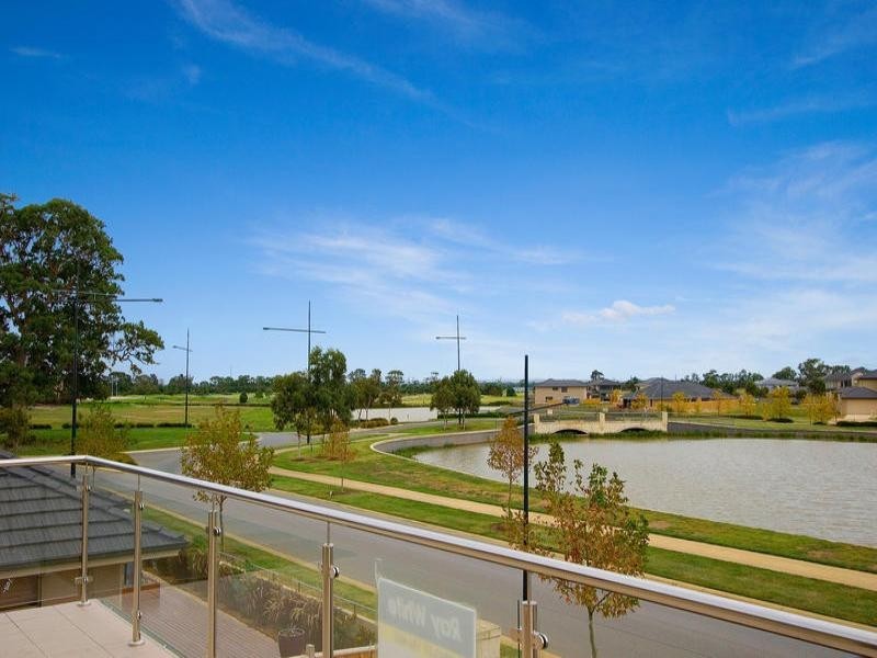 24 Mashie Terrace, Sandhurst VIC 3977