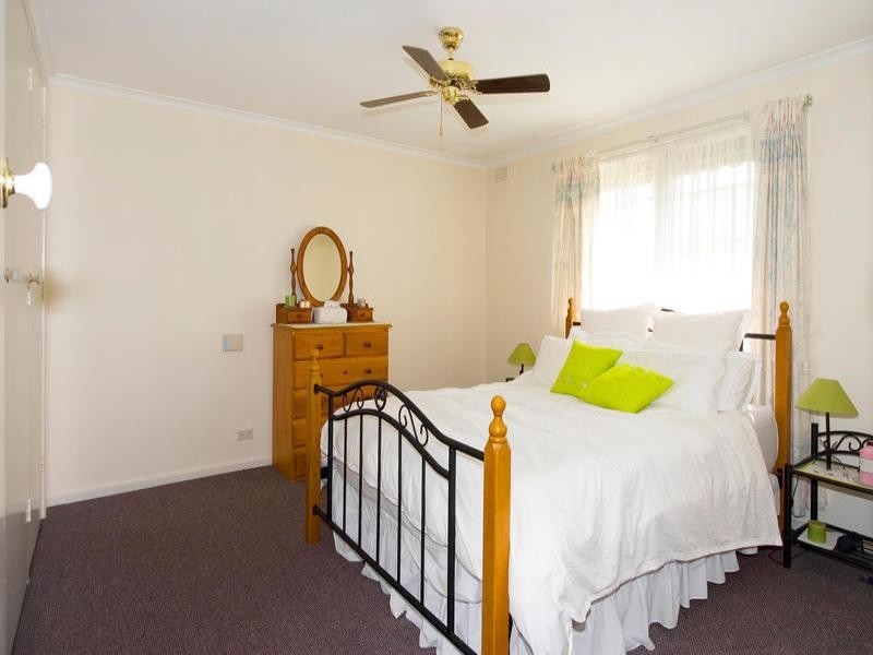 4 Bogey Court, Dingley Village VIC 3172