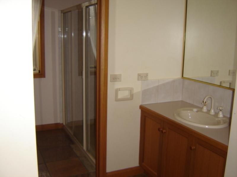 1 Newbridge Close, Dingley Village VIC 3172