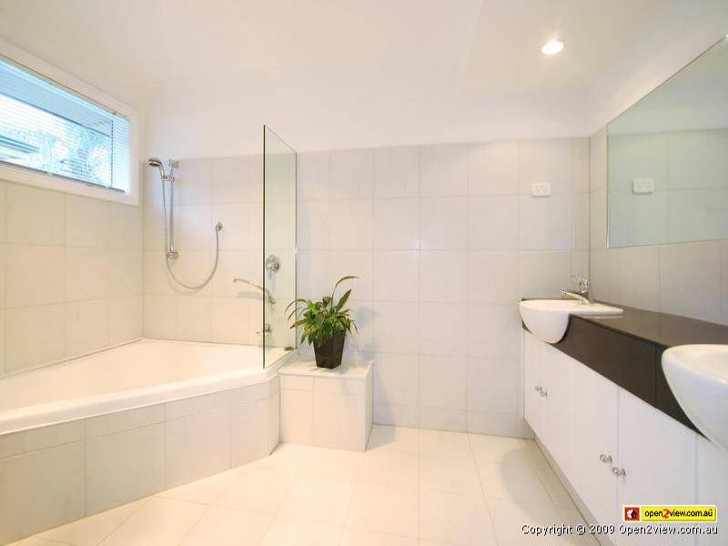 5 Metung Court, Dingley Village VIC 3172